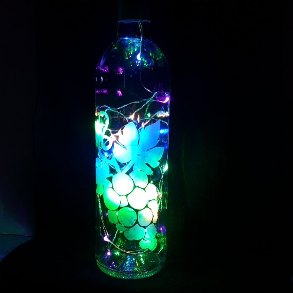 LED Lightrd wine bottle with large grapes